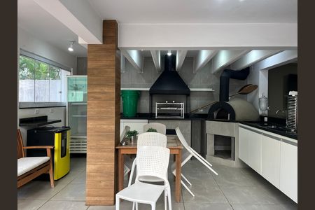 Apartamento para alugar com 172m², 3 quartos e 2 vagas Apartamento para alugar com 172m², 3 quartos e 2 vagasÁrea comum - Churrasqueira
