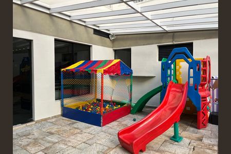 Apartamento para alugar com 172m², 3 quartos e 2 vagas Apartamento para alugar com 172m², 3 quartos e 2 vagasÁrea comum - Playground