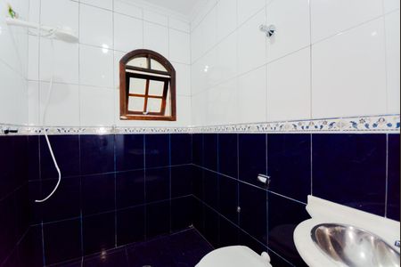 Casa para alugar com 125m², 3 quartos e 2 vagasBanheiro Social