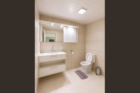 Banheiro social de apartamento para alugar com 2 quartos, 47m² em Restinga, Porto Alegre