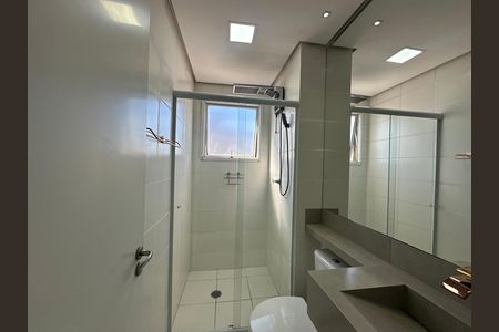 Banheiro de apartamento à venda com 2 quartos, 51m² em Centro, Barueri