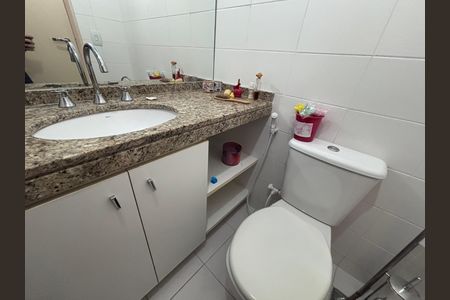 Apartamento para alugar com 75m², 2 quartos e 1 vaga Apartamento para alugar com 75m², 2 quartos e 1 vagaBanheiro do Quarto 2