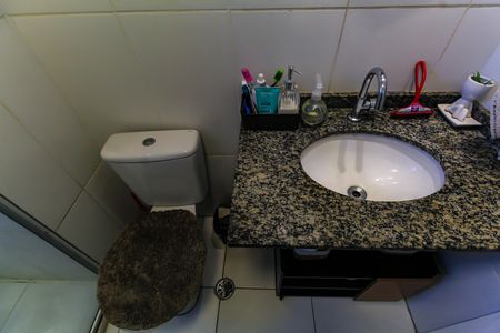 Apartamento à venda com 59m², 2 quartos e 1 vaga Apartamento à venda com 59m², 2 quartos e 1 vagaBanheiro