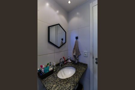 Apartamento à venda com 59m², 2 quartos e 1 vaga Apartamento à venda com 59m², 2 quartos e 1 vagaBanheiro