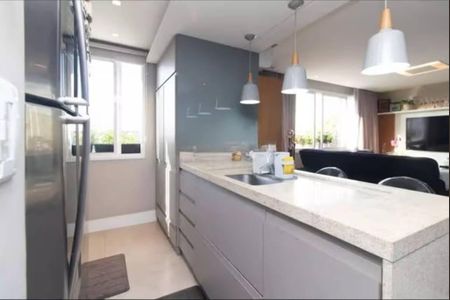 Cozinha de apartamento para alugar com 2 quartos, 154m² em Azenha, Porto Alegre