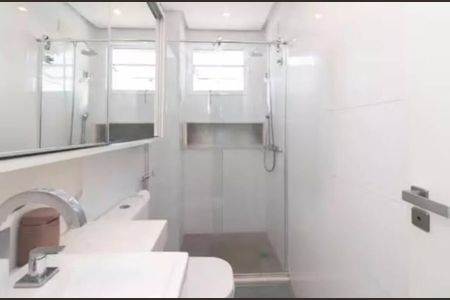 Banheiro  de apartamento para alugar com 2 quartos, 154m² em Azenha, Porto Alegre