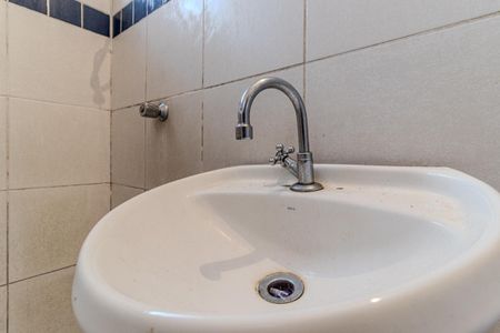 Banheiro de kitnet/studio para alugar com 1 quarto, 26m² em Campos Elíseos, São Paulo