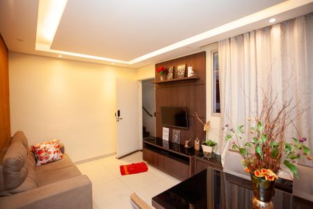 Sala de apartamento para alugar com 2 quartos, 55m² em Fonte Grande, Contagem