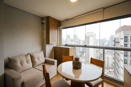 Varanda de kitnet/studio para alugar com 1 quarto, 32m² em Santo Amaro, São Paulo