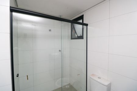 Banheiro de kitnet/studio para alugar com 1 quarto, 20m² em Vila Sao Pedro, Santo André