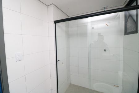 Banheiro de kitnet/studio para alugar com 1 quarto, 20m² em Vila Sao Pedro, Santo André