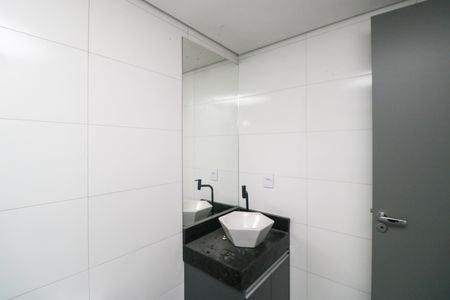 Banheiro de kitnet/studio para alugar com 1 quarto, 20m² em Vila Sao Pedro, Santo André