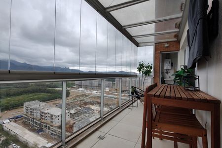 Apartamento à venda com 100m², 2 quartos e 2 vagasVaranda
