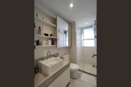 Apartamento à venda com 100m², 2 quartos e 2 vagasBanheiro da Suíte 2