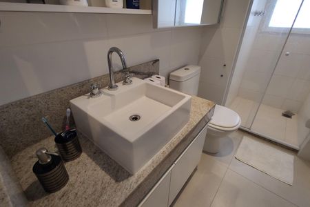 Apartamento à venda com 100m², 2 quartos e 2 vagasBanheiro da Suíte 2