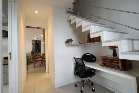 Apartamento à venda com 100m², 2 quartos e 2 vagasHall social