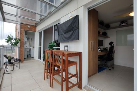 Apartamento à venda com 100m², 2 quartos e 2 vagasVaranda