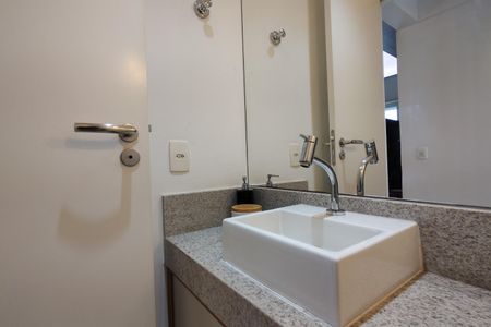 Apartamento à venda com 100m², 2 quartos e 2 vagasLavabo