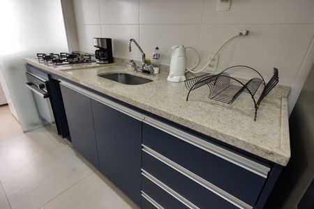 Apartamento à venda com 100m², 2 quartos e 2 vagasCozinha