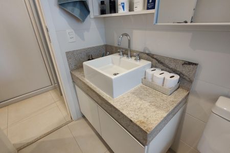 Apartamento à venda com 100m², 2 quartos e 2 vagasBanheiro da Suíte 2