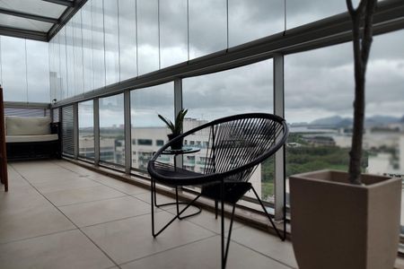Apartamento à venda com 100m², 2 quartos e 2 vagasVaranda