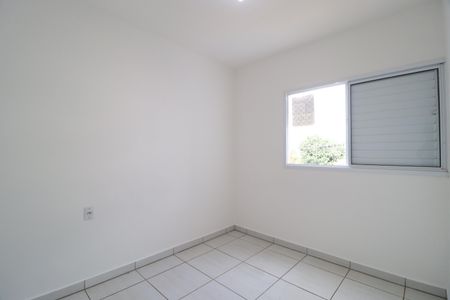 Quarto 2 de apartamento para alugar com 2 quartos, 49m² em Shopping Park, Uberlândia