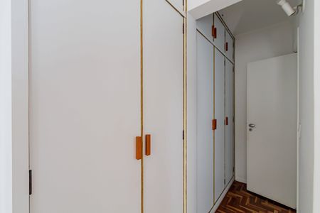 Apartamento para alugar com 79m², 2 quartos e 1 vagaSuite - Closet