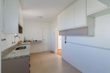 Cozinha de apartamento para alugar com 2 quartos, 79m² em Água Branca, São Paulo