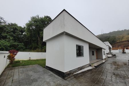 Garagem de casa de condomínio para alugar com 1 quarto, 50m² em Manoel Ribeiro Sul, Maricá