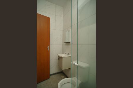 Casa de condomínio para alugar com 50m², 1 quarto e 1 vaga Casa de condomínio para alugar com 50m², 1 quarto e 1 vagaBanheiro