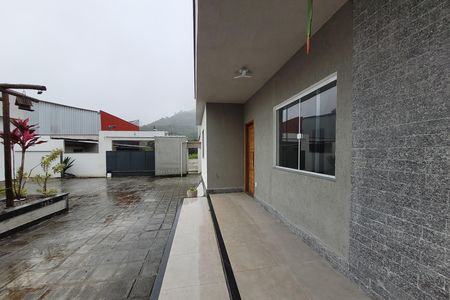 Varanda de casa de condomínio para alugar com 1 quarto, 50m² em Manoel Ribeiro Sul, Maricá