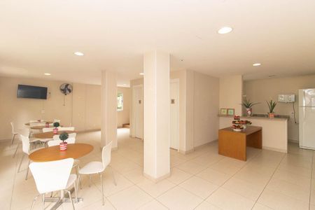 Apartamento para alugar com 67m², 2 quartos e 1 vagaÁrea comum - Salão de festas