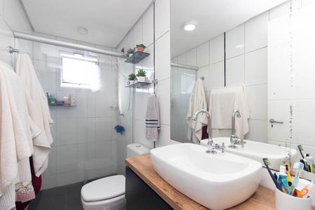 Banheiro de apartamento à venda com 2 quartos, 60m² em Jardim Leonor Mendes de Barros, São Paulo