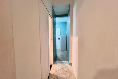 Corredor  de kitnet/studio para alugar com 1 quarto, 40m² em Copacabana, Rio de Janeiro