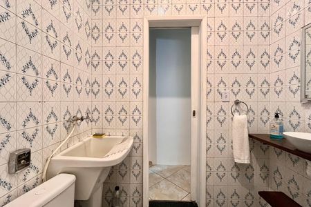 Banheiro  de kitnet/studio para alugar com 1 quarto, 40m² em Copacabana, Rio de Janeiro