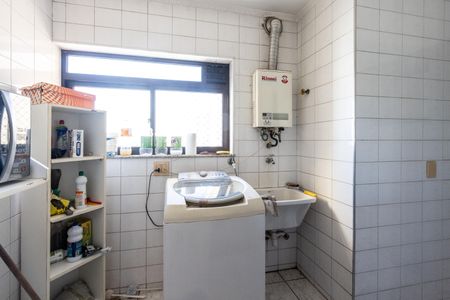 Apartamento para alugar com 94m², 3 quartos e 2 vagas Apartamento para alugar com 94m², 3 quartos e 2 vagasCozinha e Área de Serviço