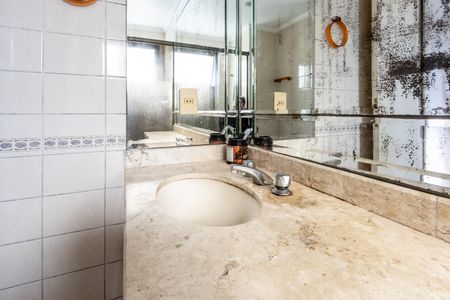 Apartamento para alugar com 94m², 3 quartos e 2 vagas Apartamento para alugar com 94m², 3 quartos e 2 vagasQuarto 2 - Banheiro da Suite