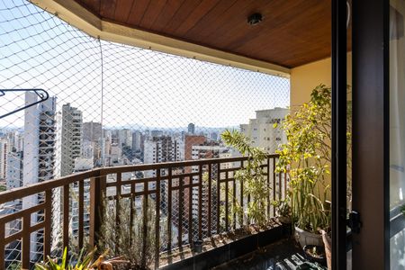Apartamento para alugar com 94m², 3 quartos e 2 vagas Apartamento para alugar com 94m², 3 quartos e 2 vagasVaranda
