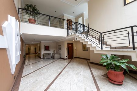 Apartamento para alugar com 94m², 3 quartos e 2 vagas Apartamento para alugar com 94m², 3 quartos e 2 vagasHall do prédio