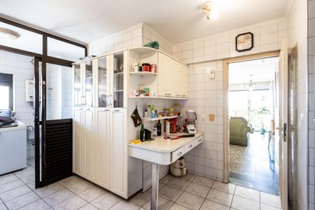 Apartamento para alugar com 94m², 3 quartos e 2 vagas Apartamento para alugar com 94m², 3 quartos e 2 vagasCozinha e Área de Serviço