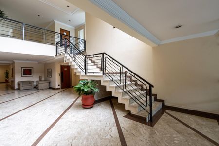 Apartamento para alugar com 94m², 3 quartos e 2 vagas Apartamento para alugar com 94m², 3 quartos e 2 vagasHall do prédio