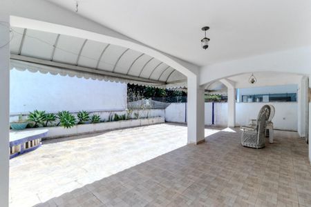 Casa à venda com 4 quartos, 261m² em Chácara Monte Alegre, São Paulo