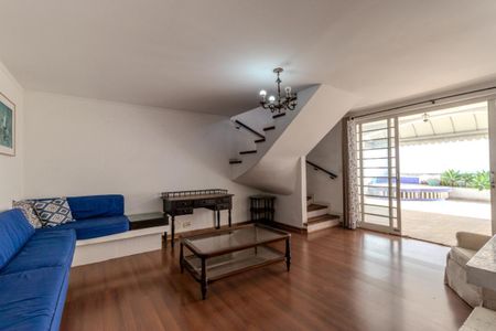 Casa à venda com 4 quartos, 261m² em Chácara Monte Alegre, São Paulo
