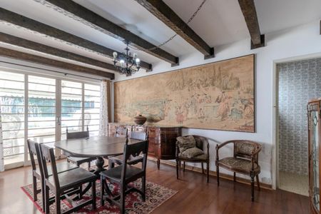 Casa à venda com 4 quartos, 261m² em Chácara Monte Alegre, São Paulo