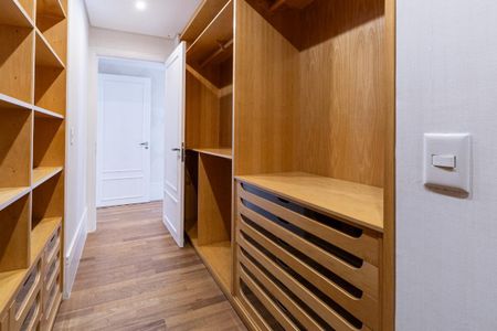 Apartamento à venda com 214m², 3 quartos e 3 vagas