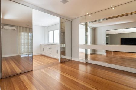 Apartamento à venda com 214m², 3 quartos e 3 vagas