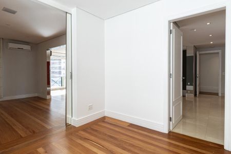 Apartamento à venda com 214m², 3 quartos e 3 vagas