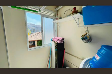 Área de Serviço de apartamento para alugar com 2 quartos, 50m² em Jardim Santa Izabel, Cotia