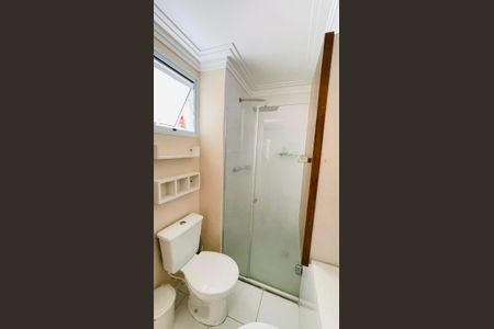 Banheiro de apartamento para alugar com 2 quartos, 50m² em Jardim Santa Izabel, Cotia