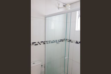 Banheiro de kitnet/studio para alugar com 1 quarto, 50m² em Umuarama, Osasco
